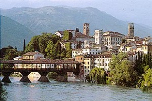 Bassano del Grappa - veduta del Ponte vecchio o Ponte degli alpini